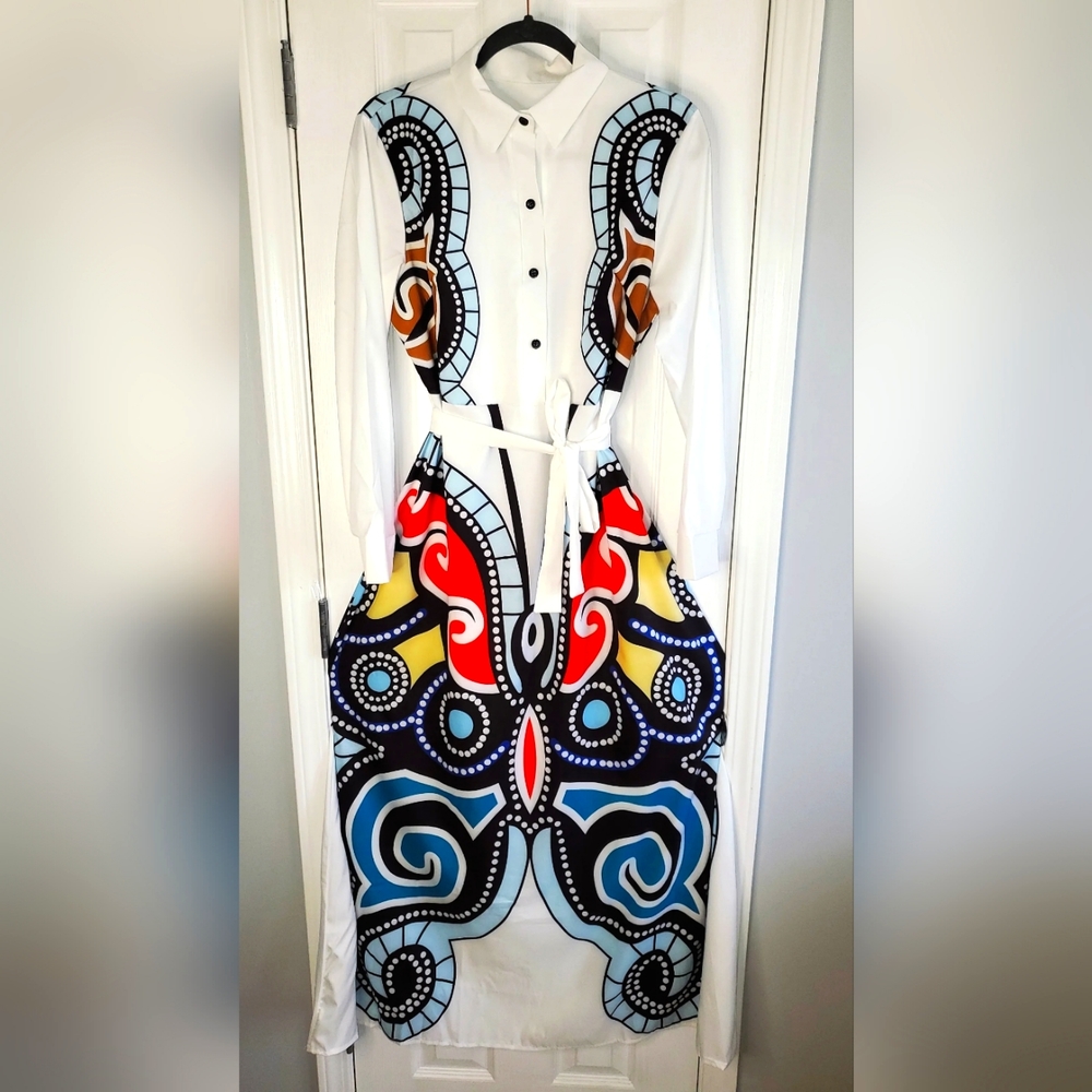 Sleeved flowy maxi dress butterfly printed.